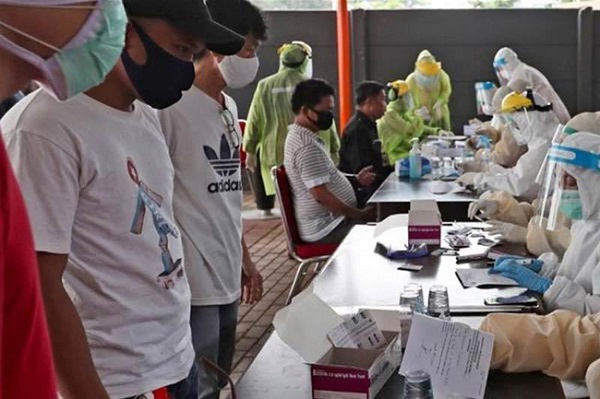 Indonesia hứng chịu sự lây lan nghiêm trọng của đại dịch Covid-19 (Ảnh: AP)