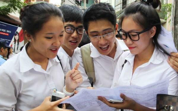 Nhiều trường công bố điểm sàn đại học: Phần lớn các ngành từ 18 điểm