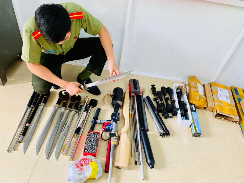 Sẽ xử lý nghiêm các hành vi rao bán vũ khí và công cụ hỗ trợ trên mạng xã hội