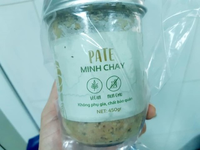 Thực phẩm pate Minh Chay nghi gây ngộ độc cho các bệnh nhân. (Ảnh BV cung cấp)