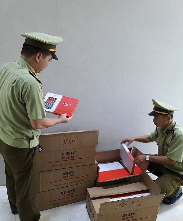 Thu giữ 3.000 chiếc bút máy học sinh không rõ nguồn gốc, xuất xứ tại Phú Thọ