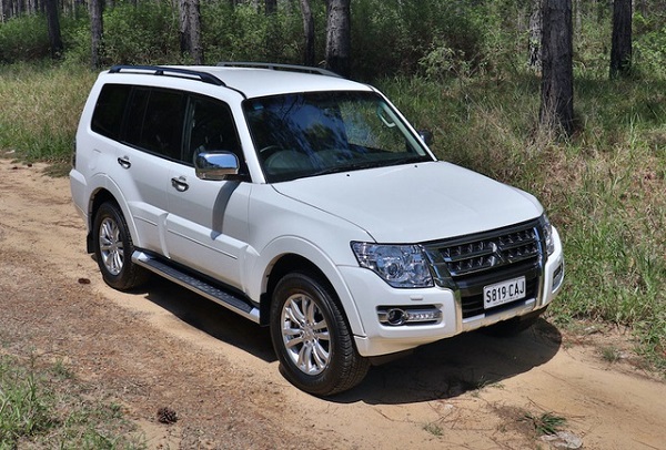 Triệu hồi hơn 200 xe Mitsubishi Pajero tại Việt Nam