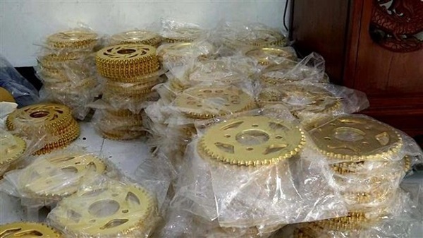 TP.HCM: Triệt phá đường dây làm giả phụ tùng xe máy