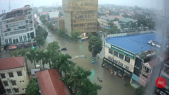 Do ảnh hưởng của trận mưa kéo dài từ ngày 6/9, rạng sáng 7/9, nhiều khu vực của TP Thái Nguyên bị ngập sâu.