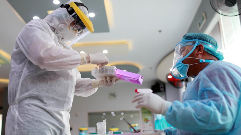 Đại dịch COVID-19 đã lan sang 215 quốc gia và vùng lãnh thổ