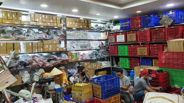 TP. HCM: Ra quân kiểm tra, thu giữ phụ tùng xe máy giả