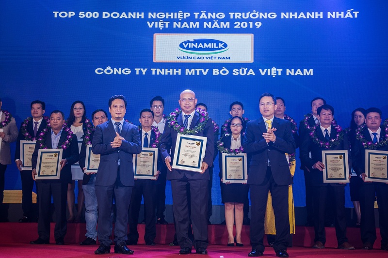 Ông Trịnh Quốc Dũng – Giám đốc Điều hành Phát triển Vùng nguyên liệu của Vinamilk tại sự kiện công bố FAST500 năm 2019
