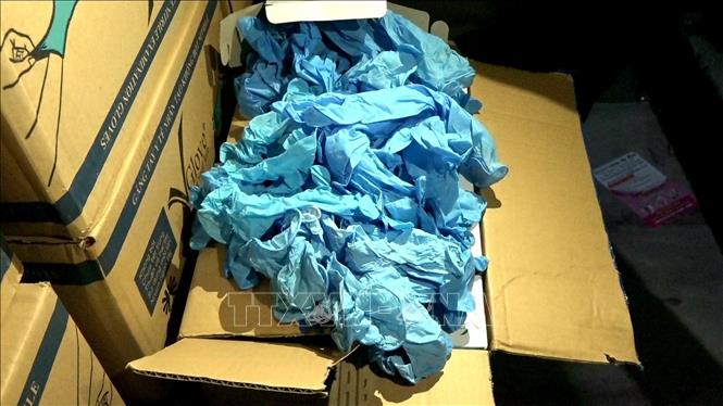 TP HCM: Thu giữ 4 triệu chiếc găng tay y tế không rõ nguồn gốc, nhái nhãn hiệu nổi tiếng