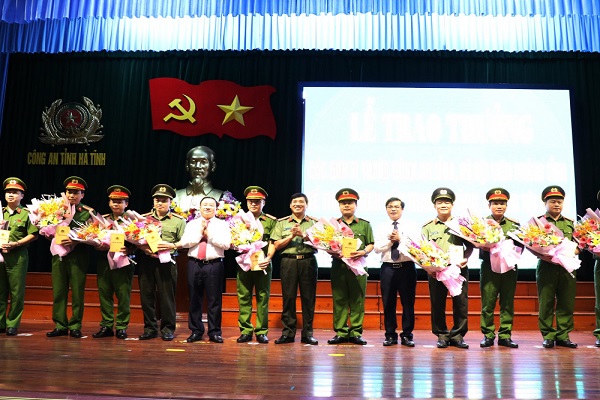 Hà Tĩnh: Khen thưởng các lực lượng có thành tích đấu tranh phòng chống tội phạm