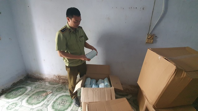 Hưng Yên: Thu giữ trên 30.000 khẩu trang không rõ nguồn gốc trong tháng 8/2020