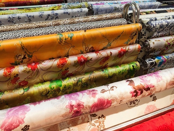 Một doanh nghiệp nhập tơ tằm Trung Quốc, gắn mác "Made in Vietnam" xuất sang Ấn Độ