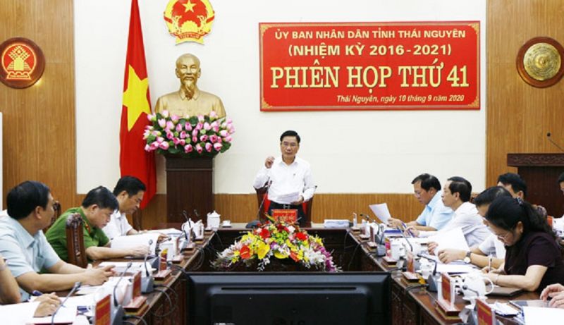 Đồng chí Vũ Hồng Bắc, Phó Bí thư Tỉnh ủy, Chủ tịch UBND tỉnh phát biểu tại phiên họp toàn thể lần thứ 41 của UBND tỉnh.