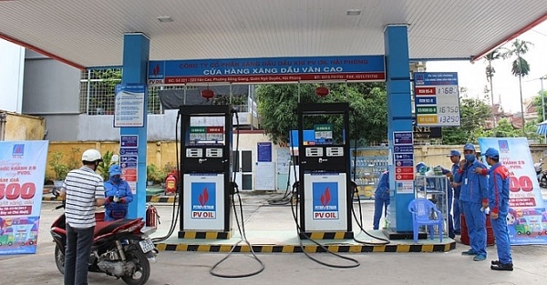 Ngày mai (11/9), giá xăng sẽ có lần đầu tiên đi xuống sau 8 kỳ điều chỉnh liên tiếp