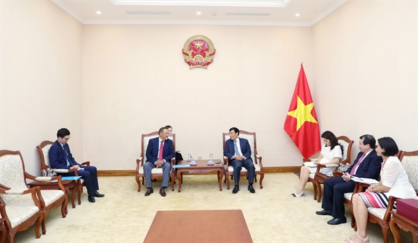 Thúc đẩy hợp tác du lịch giữa Việt Nam và Kazakhstan