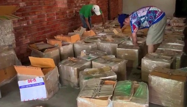 An Giang: Phát hiện 2 cơ sở nghi vấn buôn bán thuốc bảo vệ thực vật giả