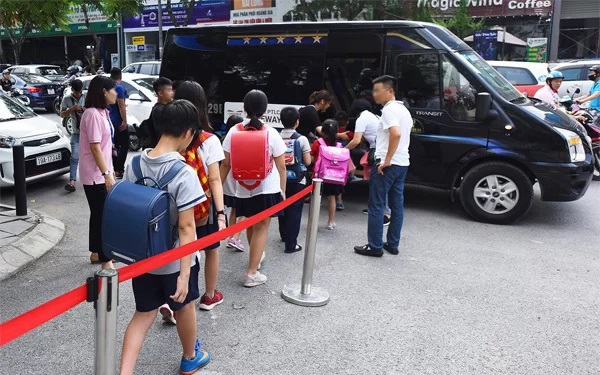 Hà Nội: Siết quản lý hoạt động ô tô đưa đón học sinh