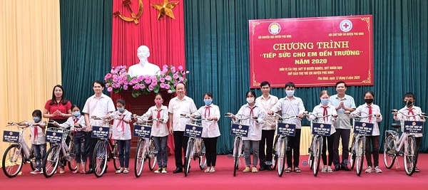 tiếp sức cho trẻ em đến trường