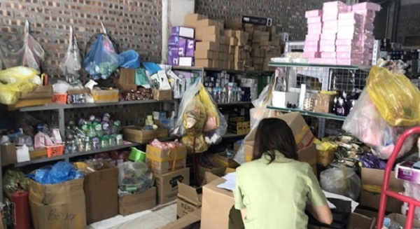 Hà Nội: Phát hiện nhiều hàng hóa không rõ nguồn gốc tại 3 tổng kho đồ gia dụng
