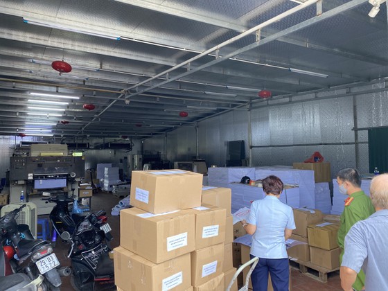 Phát hiện hàng nghìn cuốn sách giả, không có Quyết định Xuất bản