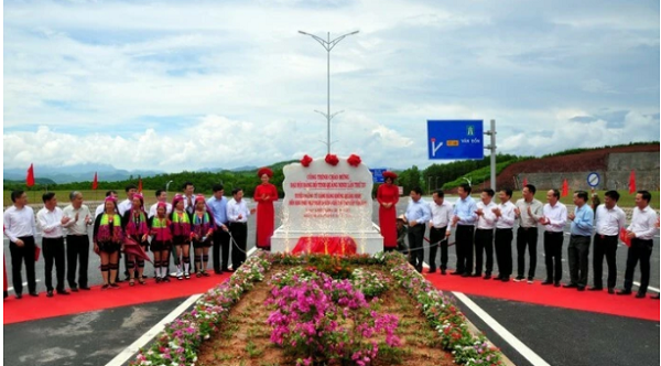 Quảng Ninh tổ chức gắn biển công trình chào mừng Đại hội Đảng bộ tỉnh