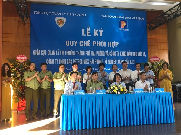 Lễ ký Quy chế phối hợp giữa Cục QLTT Hải Phòng và các doanh nghiệp thuộc Tập đoàn Xăng dầu Việt Nam trên địa bàn TP. Hải Phòng