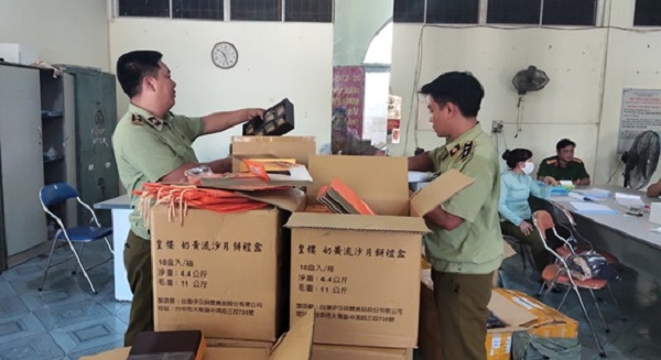 Thu giữ 1.600 bánh trung thu do nước ngoài sản xuất tại Phú Yên