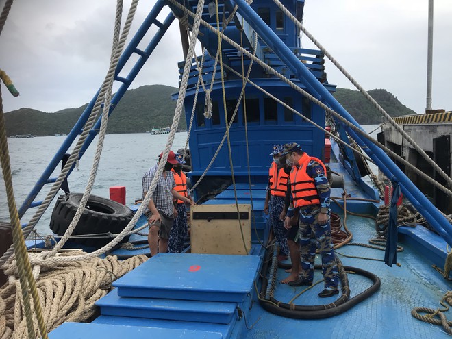 Xử phạt nhiều vụ vận chuyển dầu không rõ nguồn gốc trên biển Côn Đảo