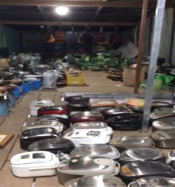 Phát hiện kho chứa gần 1000 sản phẩm điện tử, điện lạnh nghi nhập lậu