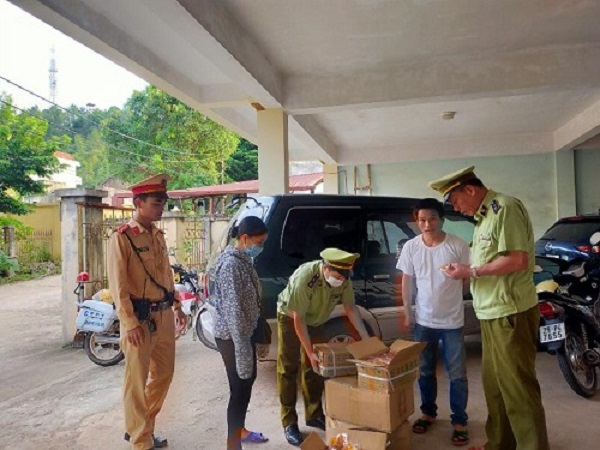 450 t&uacute;i củ cải ướp cay nhập lậu vừa bị lực lượng QLTT tỉnh Lạng Sơn bắt giữ