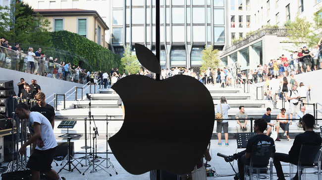 Giá cổ phiếu Apple lao dốc mạnh trong tháng 9