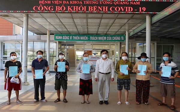 Các bệnh nhân được công bố khỏi bệnh tại Bệnh viện đa khoa T.Ư Quảng Nam