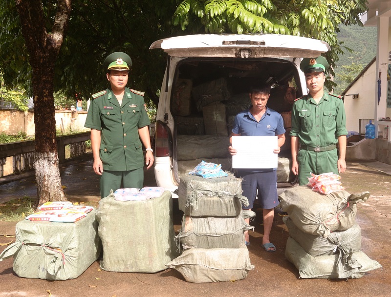 Quảng Ninh: Hơn 1 tấn thực phẩm nhập lậu bị bắt giữ