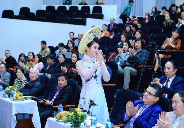 Hoa khôi doanh nhân tài sắc Hồ Như Quỳnh: Ngọn lửa thắp sáng niềm tin