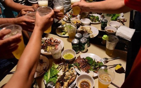 Từ 15/11, tổ chức "nhậu" tại cơ quan có thể bị phạt đến 5.000.000 đồng