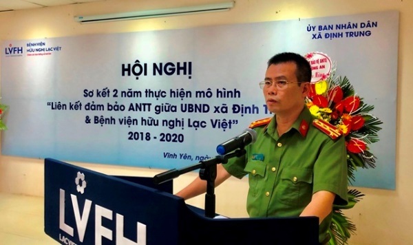 Đại tá Nguyễn Thế Chi, Phó Cục trưởng Cục Xây dựng phong trào Bảo vệ an ninh Tổ quốc – Bộ Công phát biểu tại hội nghị