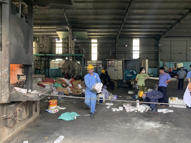 Bình Định: Tiêu hủy hơn 15.000 bao thuốc lá điếu ngoại nhập lậu bị tịch thu