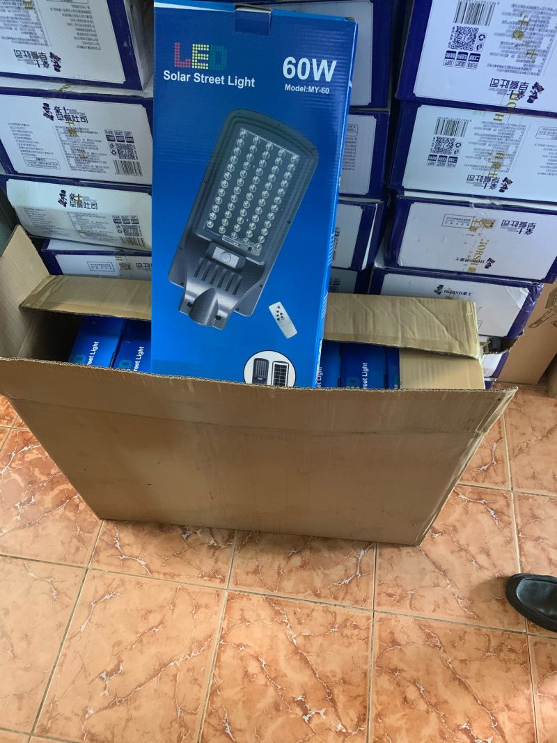 Phát hiện trên 200 bộ đèn led năng lượng mặt trời không nhãn phụ, không hóa đơn chứng từ