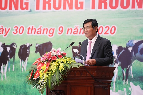 Phó Giáo sư, Tiến sĩ Trần Quang Trung – Chủ tịch Hiệp hội sữa Việt Nam phát biểu khai mạc Hội nghị
