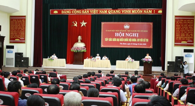 Phó Chủ tịch Quốc hội Uông Chu Lưu tiếp xúc cử tri tại Thanh Hóa