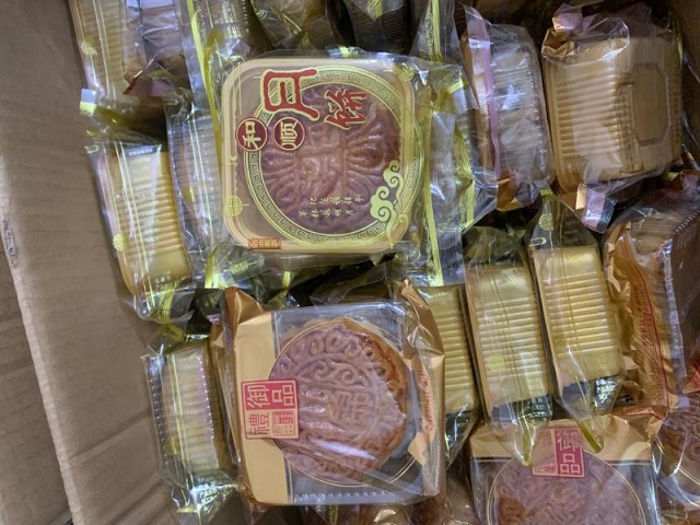 Phát hiện, xử lý đối tượng rao bán bánh trung thu nhập lậu trên mạng xã hội