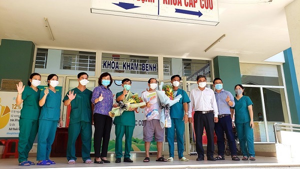 Bệnh nhân Covid-19 cuối cùng tại Bệnh viện dã chiến Hòa Vang xuất viện