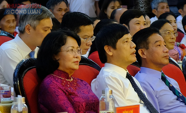 Phó Chủ tịch nước Đặng Thị Ngọc Thịnh dự Đại hội thi đua yêu nước tỉnh Thanh Hóa