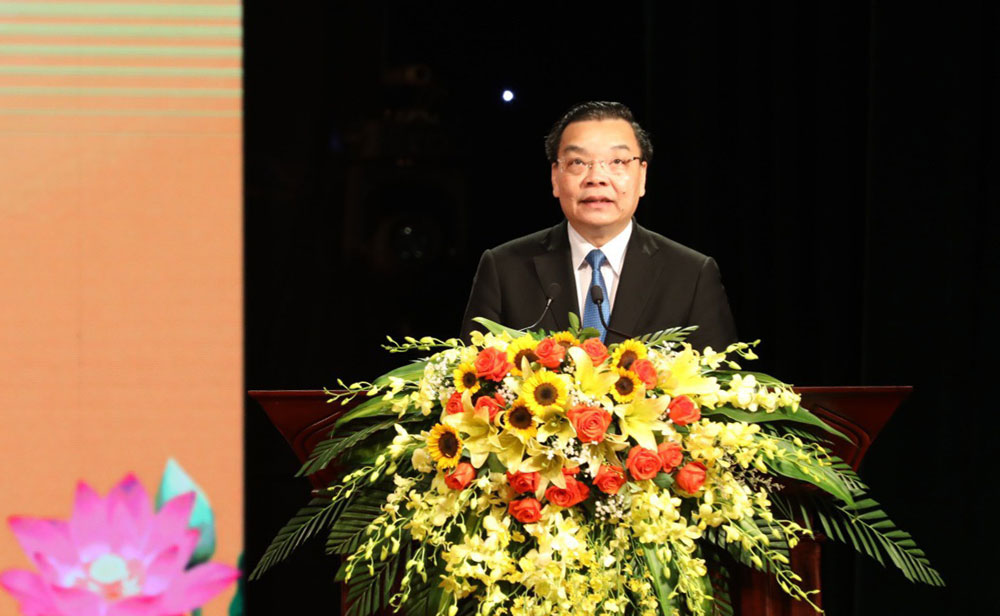 Chủ tịch UBND thành phố Chu Ngọc Anh báo cáo kết quả phong trào thi đua và công tác khen thưởng giai đoạn 2015-2020
