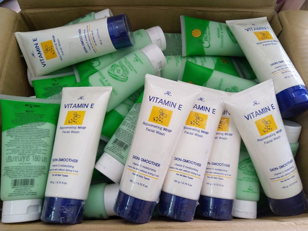 Lào Cai: Phát hiện cửa hàng nhập mỹ phẩm trôi nổi