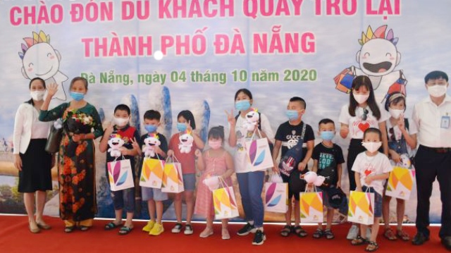 Đà Nẵng: Đón đoàn du khách đầu tiên sau dịch COVID-19