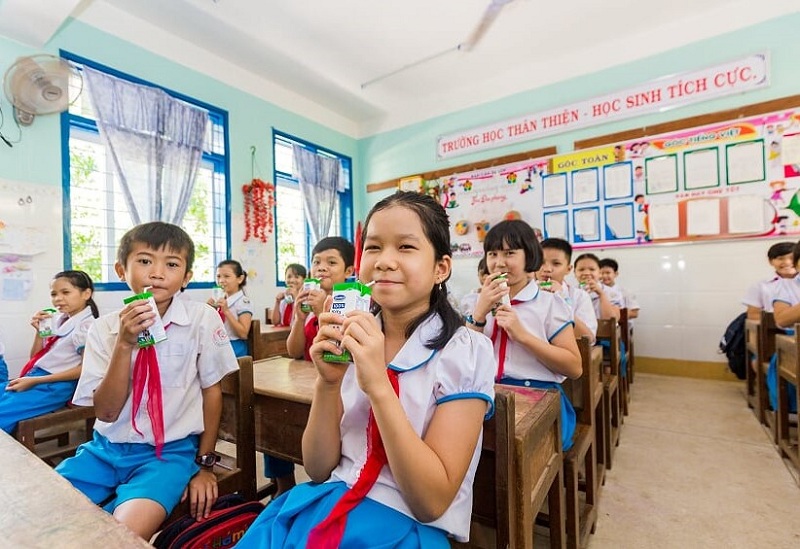 Chương trình Sữa học đường đã góp phần tiết kiệm chi phí cho các phụ huynh trong việc bổ sung dinh dưỡng cho con, đặc biệt đối với các vùng điều kiện kinh tế còn khó khă