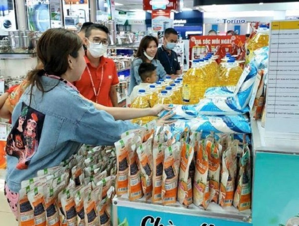 Tổng mức bán lẻ hàng hóa và doanh thu dịch vụ tiêu dùng tăng 0,7% so với cùng kỳ