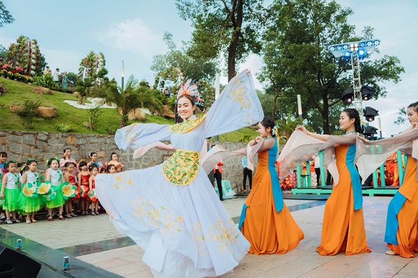 Du khách nô nức đổ về Núi Bà Tây Ninh mùa trăng 2020 và đây là lý do