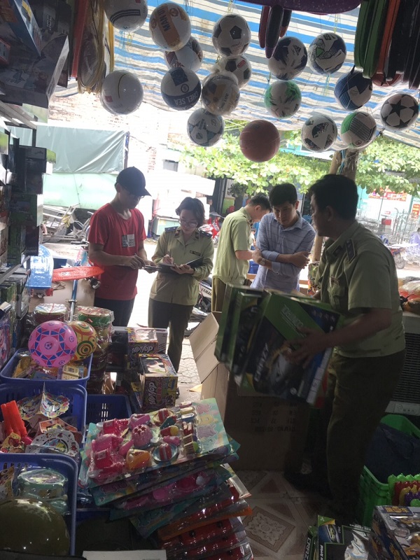 Cục QLTT Thái Bình: Tịch thu, buộc tiêu huỷ 186 sản phẩm đồ chơi trẻ em không có nguồn gốc xuất xứ của hàng hóa
