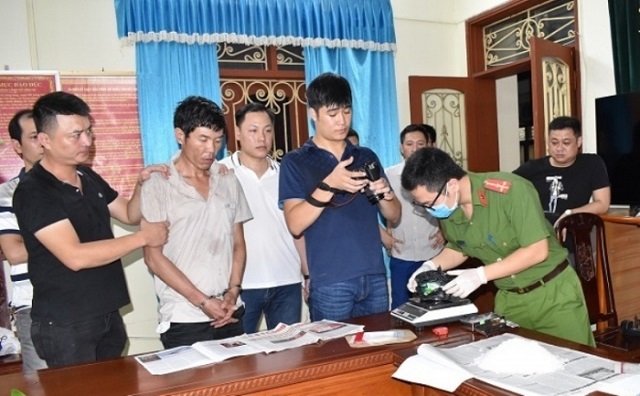 Ninh Bình: Bắt vụ vận chuyển 3 kg ma tuý đá, 6.000 viên ma tuý tổng hợp